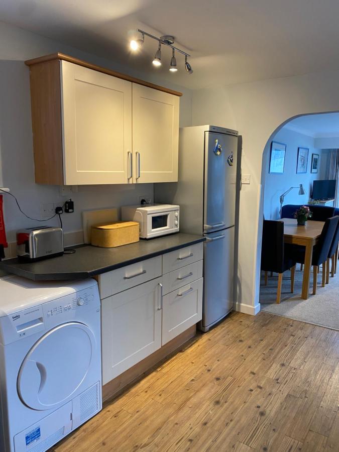 Trafalgar, Lovely Ground Floor Flat With Outside Patio Garden, Minutes Walk To Seafront Seaview Extérieur photo