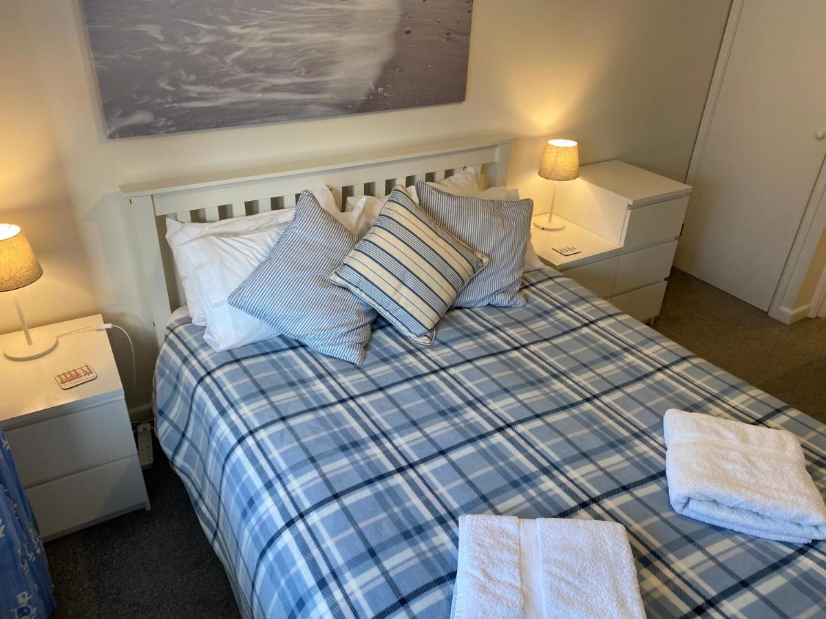 Trafalgar, Lovely Ground Floor Flat With Outside Patio Garden, Minutes Walk To Seafront Seaview Extérieur photo