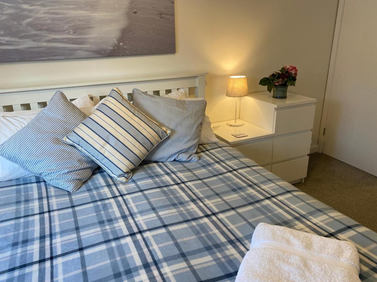 Trafalgar, Lovely Ground Floor Flat With Outside Patio Garden, Minutes Walk To Seafront Seaview Extérieur photo