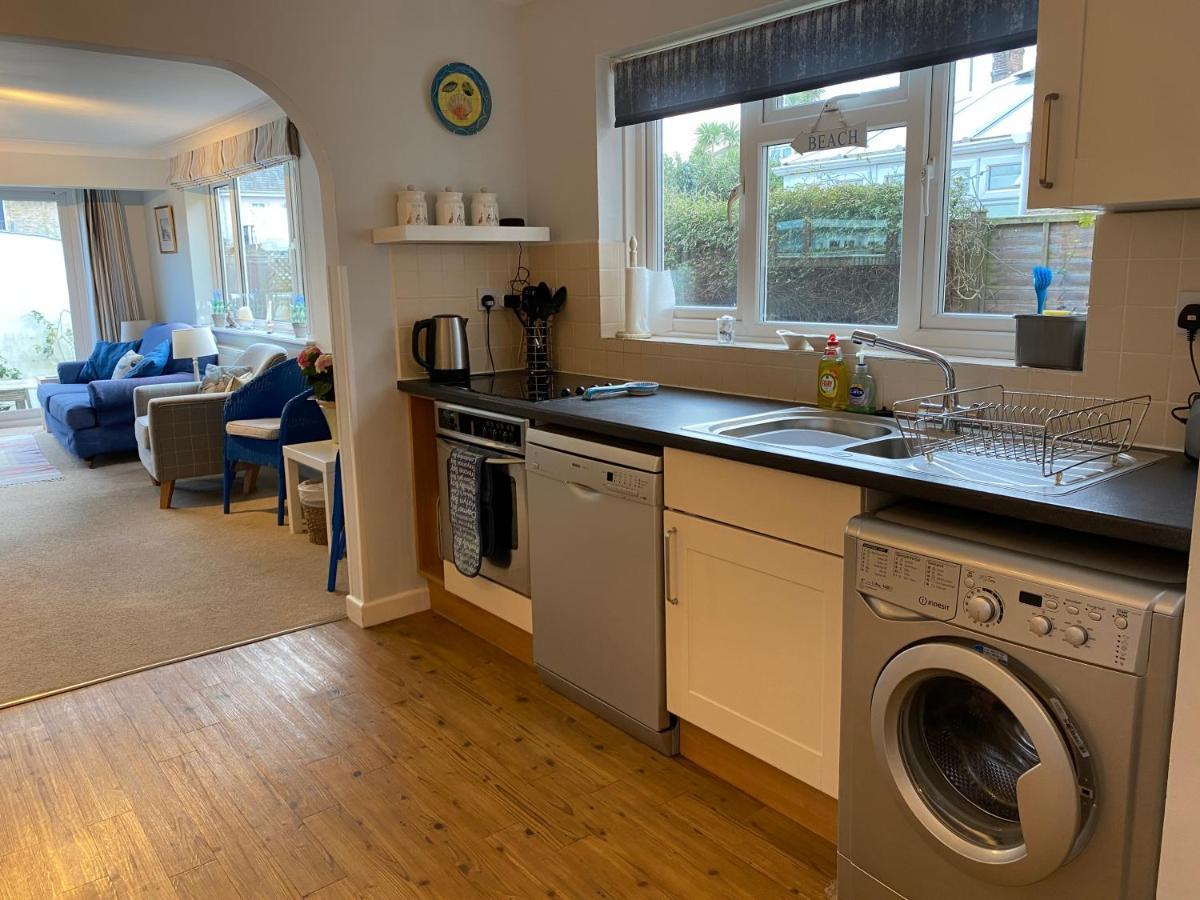 Trafalgar, Lovely Ground Floor Flat With Outside Patio Garden, Minutes Walk To Seafront Seaview Extérieur photo