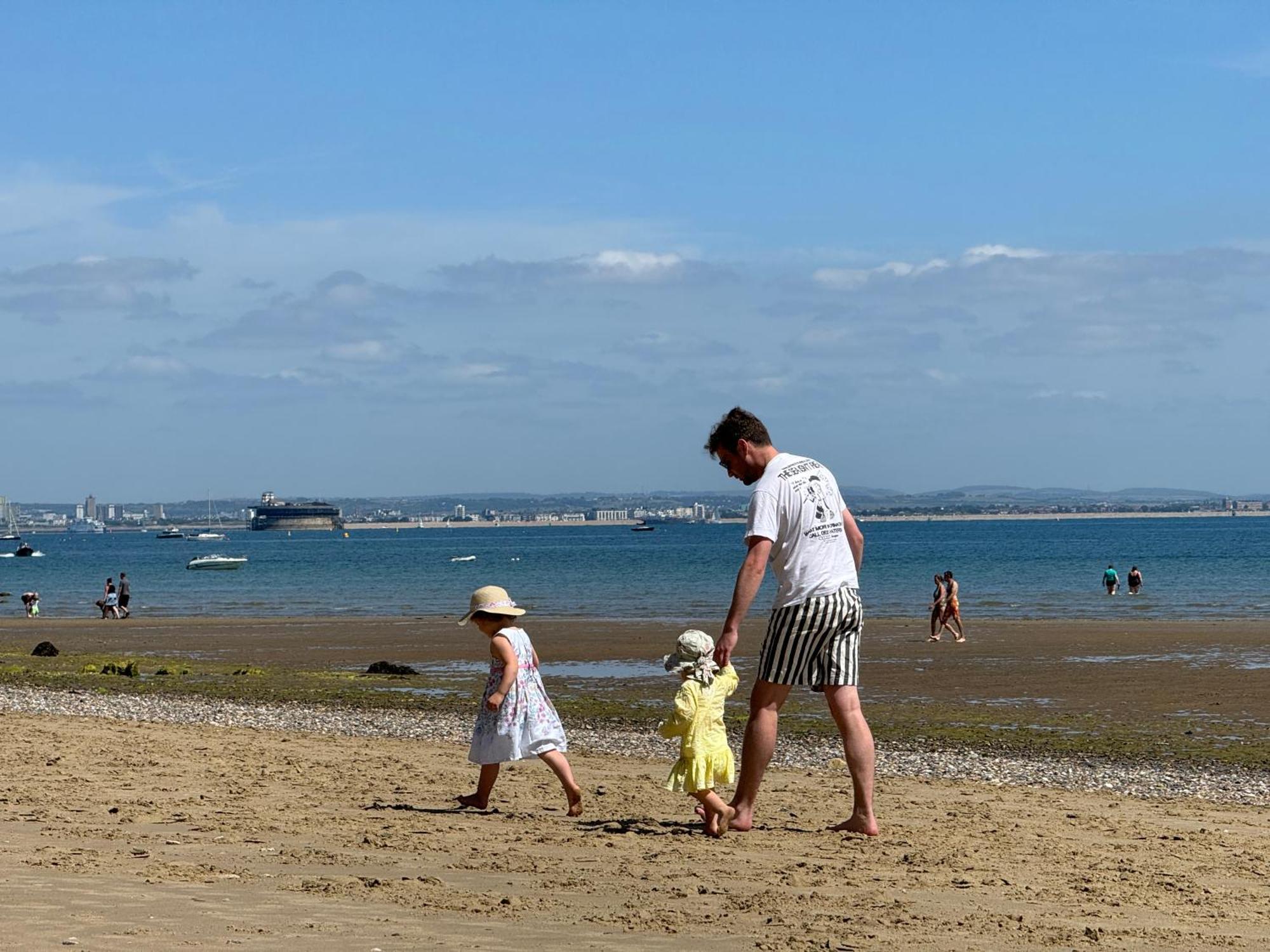 Trafalgar, Lovely Ground Floor Flat With Outside Patio Garden, Minutes Walk To Seafront Seaview Extérieur photo